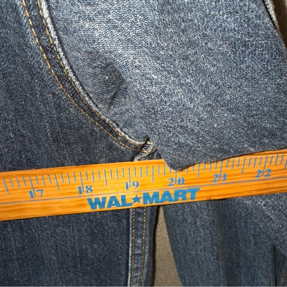 Levi’s Studded Blue Denim Trucker Statement Edgy Jean Jacket Women’s Medium - Picture 9 of 16